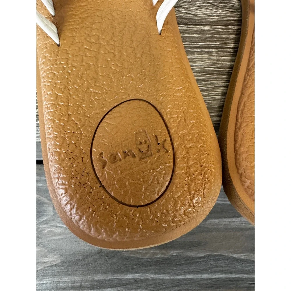 Sanuk Yoga Sling White Strappy Sandals Women Size‎ 6 1103940 Tan Footbed Beacy
